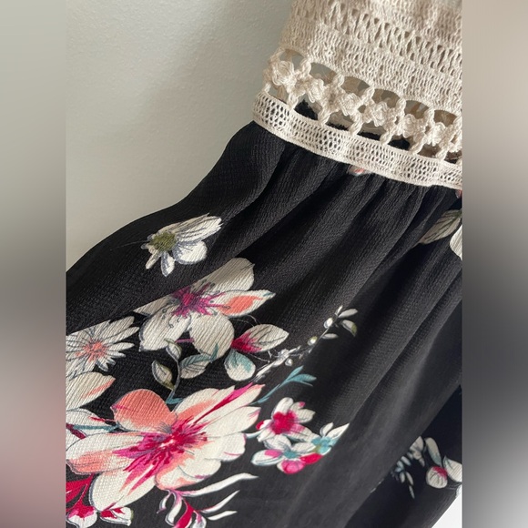 Perfect summer dress; only worn a couple of times - Picture 8 of 8